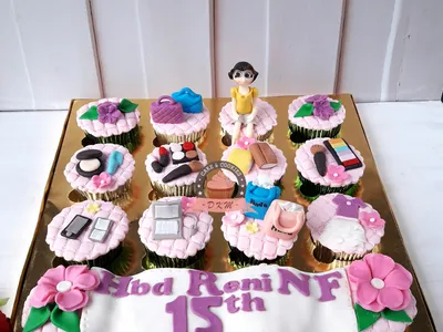 Cupcake Set 16 DKM Cakes