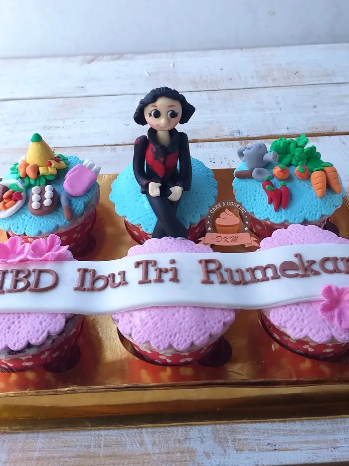 Cupcake Set 6 DKM Cakes