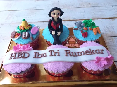 Cupcake Set 6 DKM Cakes