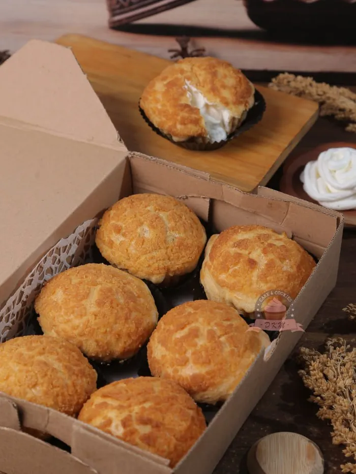 Creampuff DKM Cakes