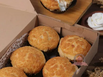 Creampuff DKM Cakes