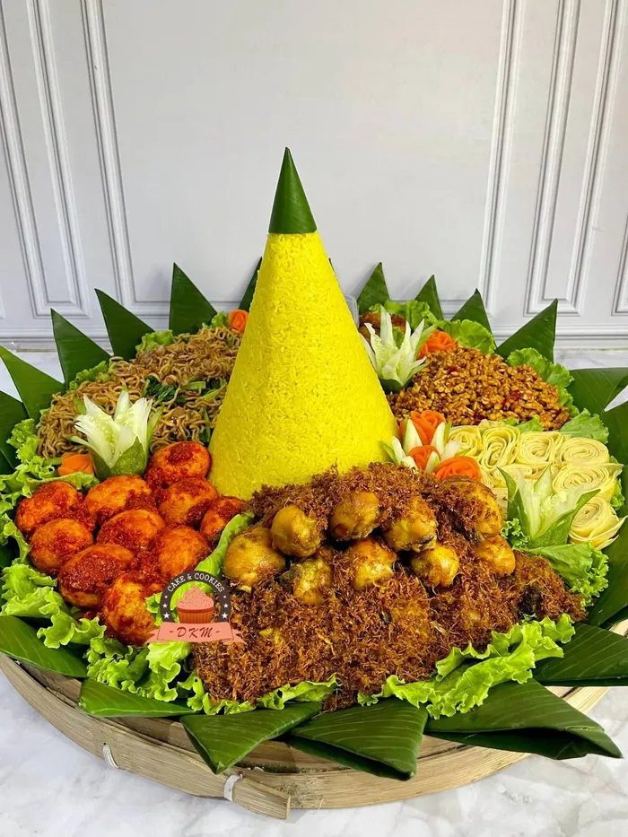 Nasi Tumpeng DKM Cakes