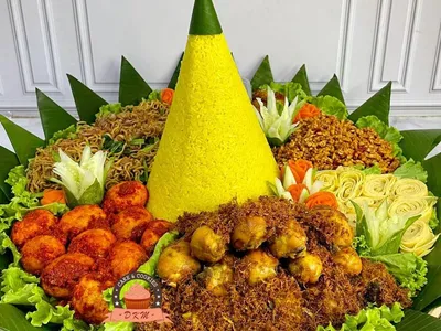 Nasi Tumpeng DKM Cakes